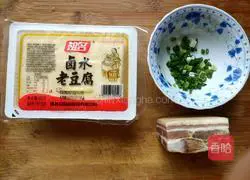 Pork belly and bacon Illustration of how to make steamed old tofu 1
