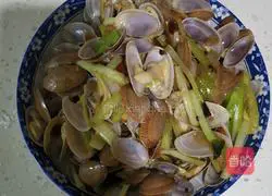 Illustration of how to make fried melon seeds 13