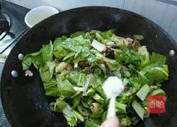 Illustration of how to make fried Xinghua rice noodles 13