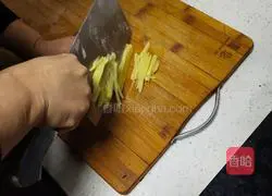 Illustration of home-style potato shreds 1