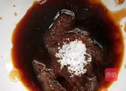 Illustration of how to make appetizer meat pickles 8