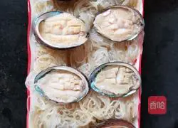 Illustration of how to make steamed abalone with garlic vermicelli 6