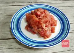 Illustration of how to make fried meat with lettuce 2