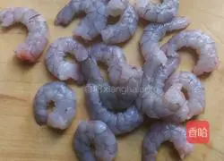 Illustration of how to send unicorn goldfish to bring happiness and longevity 2