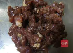 This tip Illustration of how to make shredded pepper and pork 3