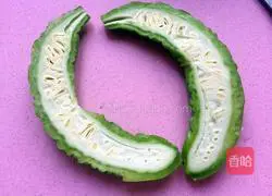 Illustration of how to make bitter melon and scrambled eggs 2