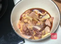 Illustration of how to make Guochang Chicken (Hubei characteristics) 1