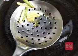 Illustration of how to make duck blood fans 7