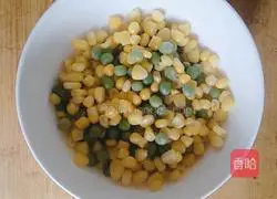 Illustration of how to make fried ham with green beans and corn 2