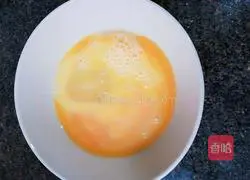 Illustration of how to make mushroom and shrimp soup 3