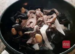 Illustration of how to cook pork belly with garlic 10