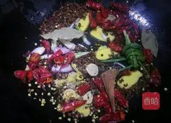 Illustration of how to make spicy duck clavicle 4