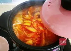 Illustration of how to make spicy cabbage dumpling pot 14