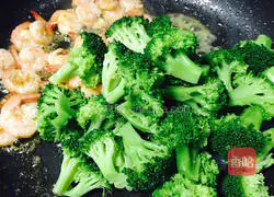 Illustration of how to make fried shrimp balls with broccoli 7