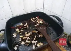 Illustration of how to cook pork with dried plums and vegetables 3