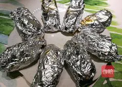 Illustration of how to make tinfoil honey roasted wings 5