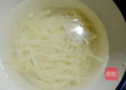 Illustration of how to make vinegar-coated potato shreds 5