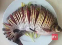 Peacocks spread their tails Illustration of how to make Wuchang fish 1