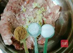 Illustration of braised lion head 3