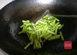 Asparagus fried with shrimps Practice illustration 3