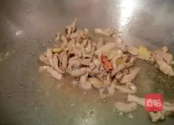 Illustration of how to make fried shredded pork with coriander 6