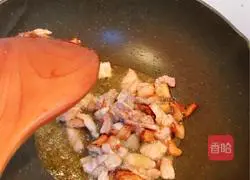 Illustration of how to make green pepper meat slices 5