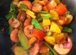 Illustration of how to make spicy shrimps 10