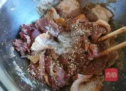 Illustration of how to make Sichuan Spicy Rice Steamed Pork 7