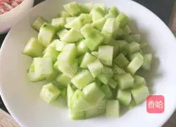 Illustration of how to make diced cucumber 3