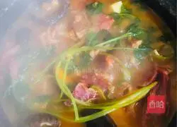 Illustration of how to stew beef brisket with bamboo shoots 4