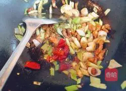 Illustration of how to make fried pork with shredded potatoes 5