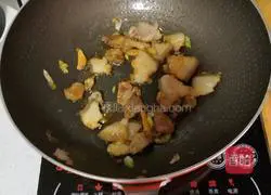 Illustration of home-style braised pork 7