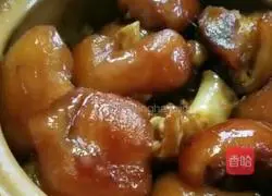 Illustration of home-cooked pig's trotters 11