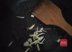 Illustration of how to make potato braised chicken 5