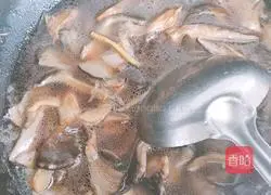 Illustration of how to make mushroom stewed tofu 7