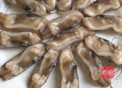 Illustration of how to steam razor clams with snow juice 7