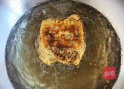 Illustration of how to make steamed crispy pork with chicken juice 8