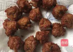 Illustration of how to make fried meatballs 3