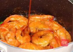 [Home-style braised prawns in oil] 】Illustrations of Hubei traditional famous dishes 9