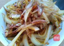 Illustration of how to make fried onions with meat 5