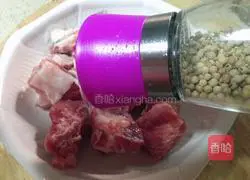 Illustration of how to make glutinous millet steamed pork ribs 8