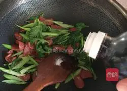 Illustration of how to make red, fat, green and thin 3