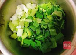 Illustration of home-style Hunan stir-fried pork 3