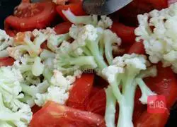 Illustration of how to cook cauliflower with tomatoes 7
