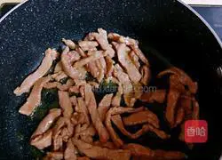 Illustration of how to make fried beans and shredded pork 14