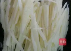 Illustration of how to make stir-fried shredded potatoes 1