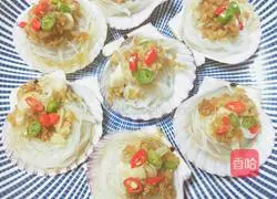 Illustration of how to make steamed scallops with garlic vermicelli 14