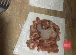 Illustration of how to make shrimp patties 3