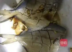 Illustration of how to make fried fresh fish 2