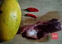 Illustration of how to make papaya and fried meat 2